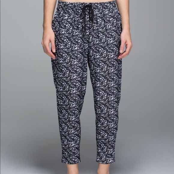 Limited Edition Lululemon Shimmer Jogger - Picture 13 of 15